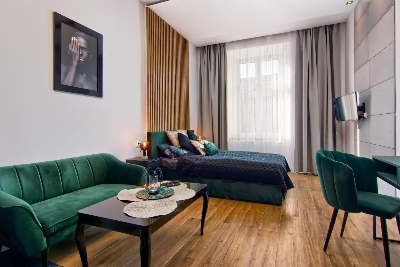 Apartament Czarny Z Jacuzzi كراكوفيا المظهر الخارجي الصورة